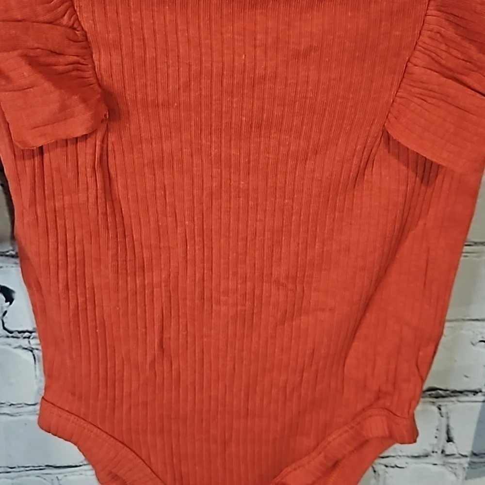 Long sleeve ruffled onesie bodysuit